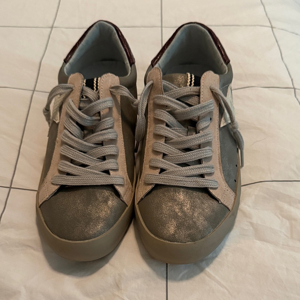 ShuShop Metallic Silver and Cream Sneakers‎ Size 8